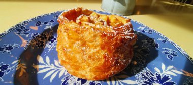 Elmalı turta pişmiş tatlı kahvaltısı