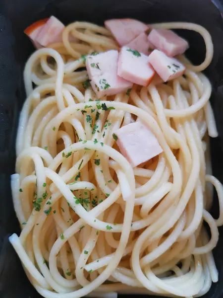 Spaghetti Alla Carbonara Pancetta Cibo Italiano Foto Stock