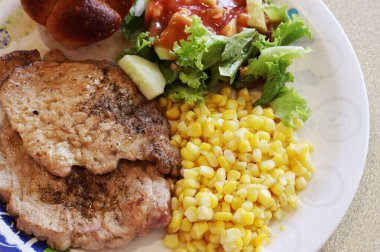 Biftek barbeküsünü kapat.