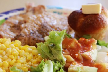 Biftek barbeküsünü kapat.