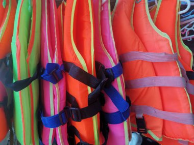 Can yeleğini kapat.