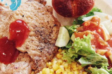 Biftek barbeküsünü kapat.