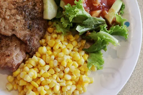 Biftek barbeküsünü kapat.