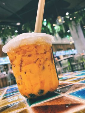 Tay çayı sütünü kapat.