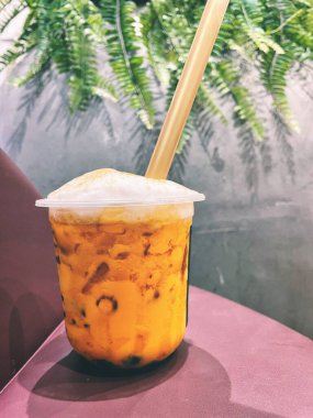 Tay çayı sütünü kapat.