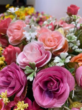 Yapay çiçeklerin güzel mahsulü