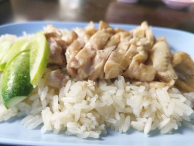 Tavuklu pilav Çin yemeği.