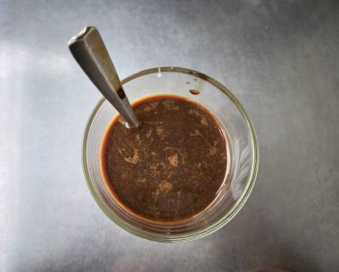 Vietnam kahvesi ve mikrofon içeceği