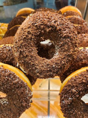 Çikolatalı çörek ev yapımı fırın.