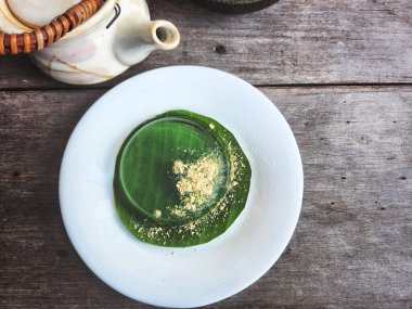 Yağmur damlası mochi keki Japon yemeği.