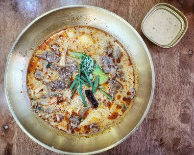 Mala baharatlı Çin güveci