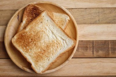 Tost dilimi kahvaltısı.
