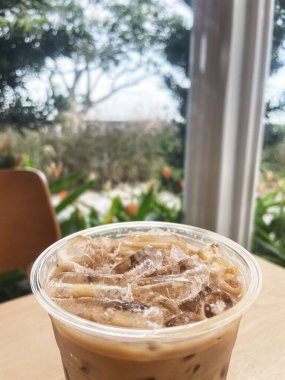 Kahve dükkanında buzlu kahve.