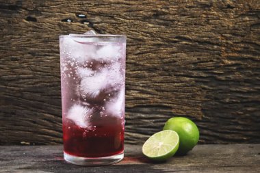 Buzlu kırmızı soda.