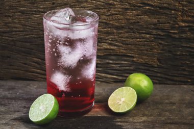 Buzlu kırmızı soda.