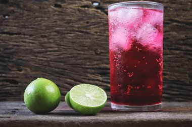 Buzlu kırmızı soda.