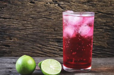 Buzlu kırmızı soda.