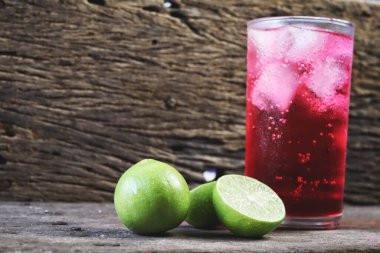 Buzlu kırmızı soda.