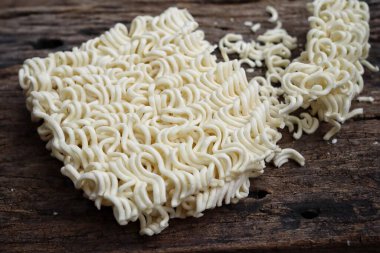 Anında erişte kurutulmuş Çin yemeği.