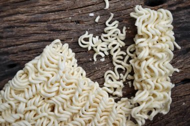 Anında erişte kurutulmuş Çin yemeği.