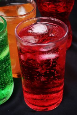 Buzlu, buzlu bir içecek.