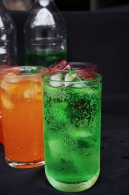 Buzlu, buzlu bir içecek.