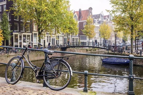 Мосту Через Канал Амстердамі Нідерланди — стокове фото