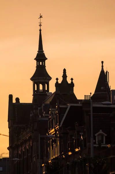Рожевий Оранжевий Захід Сонця Чудовим Будинком Амстердамі Нідерланди — стокове фото
