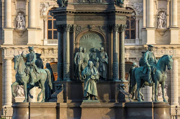 Avusturya Nın Viyana Kentindeki Kunsthistorisches Müzesi Önünde Heykelleri Olan Anıt — Stok fotoğraf
