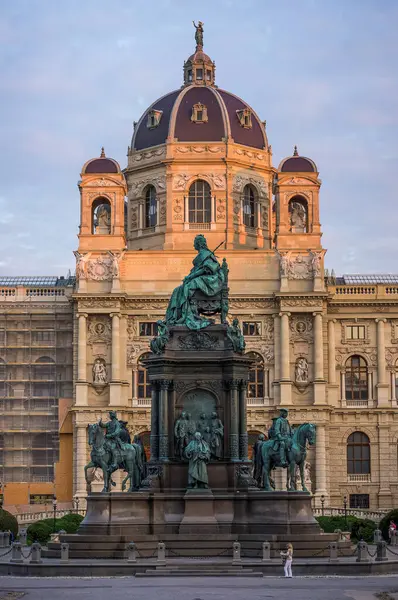 Monument Met Beelden Voor Het Kunsthistorisches Museum Wenen Oostenrijk — Stockfoto