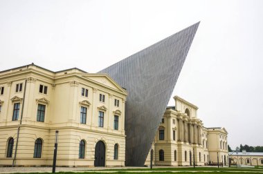 Almanya, Dresden 'deki Askeri Tarih Müzesi girişi