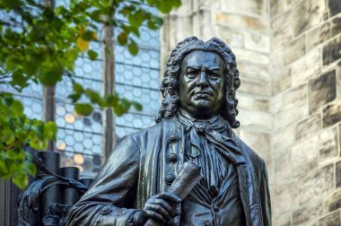 Leipzig, Almanya 'da besteci Johann Sebastian Bach' ın bronz heykeli