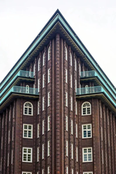Резкий Угол Здания Chilehaus Гамбурге Германия — стоковое фото