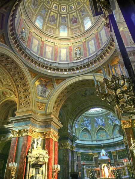 Интерьер базилики Святого Стефана в Будапеште, Венгрия