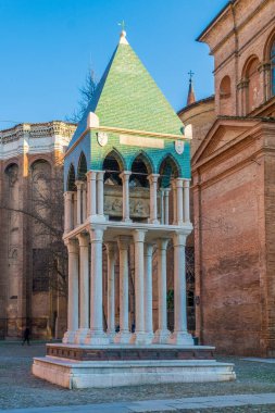 Arca di Rolandino de Passeggeri, İtalya 'nın Bologna şehrinde antik bir mezar.