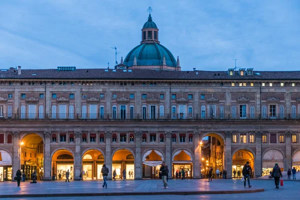 Площадь Маджоре Ренессансными Зданиями Ночью Болонье Италия — стоковое фото