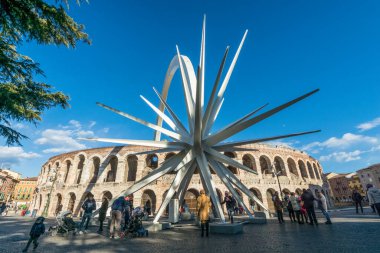 İtalya 'nın Verona şehrinde bulunan antik Roma arenası.