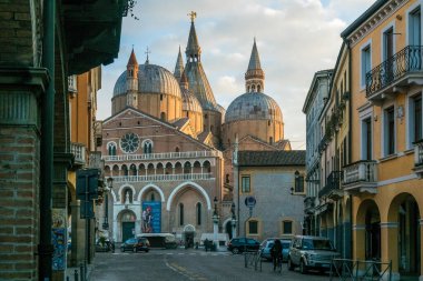 İtalya, Padova 'daki St. Anthony Bazilikası.