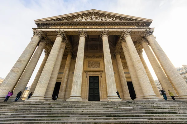 Paris, Fransa 'da Neoklasik stil Pantheon binası