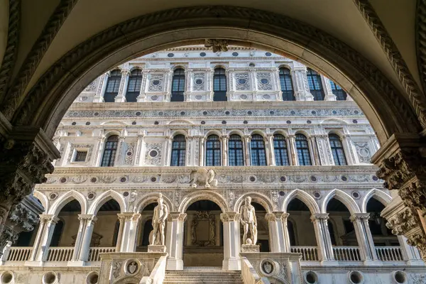 Внутренний Двор Дворца Дожей Венеции Италия — стоковое фото