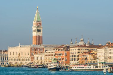 Venedik, İtalya 'daki Doge Sarayı ve Campanile Kulesi