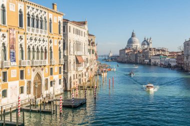 İtalya, Venedik 'te Santa Maria della Salute Bazilikası ile Büyük Kanal