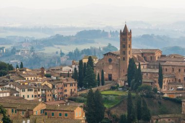 Santa Maria dei Servi Bazilikası, İtalya 'da San Clemente ile Siena manzarası