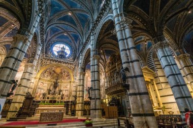 Siena, İtalya 'daki Duomo di Siena Katedrali' nin içi