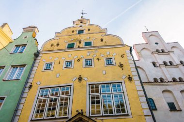 Riga, Letonya 'da renkli ortaçağ evleri