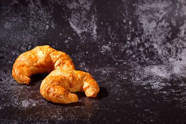 Günaydın konsept - Fotokopi alanı ile kahvaltı için taze kruvasan.