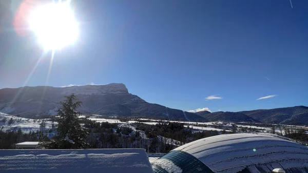 Paisaje Invernal Con Vistas Una Montaña Nevada —  Fotos de Stock