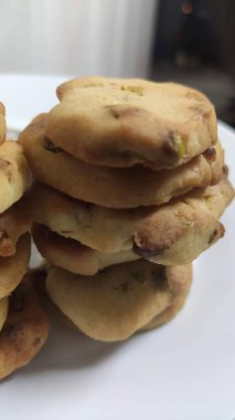 Home made sweet biscuits with pistachio