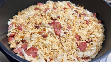 Migas kızarmış yumurta ile