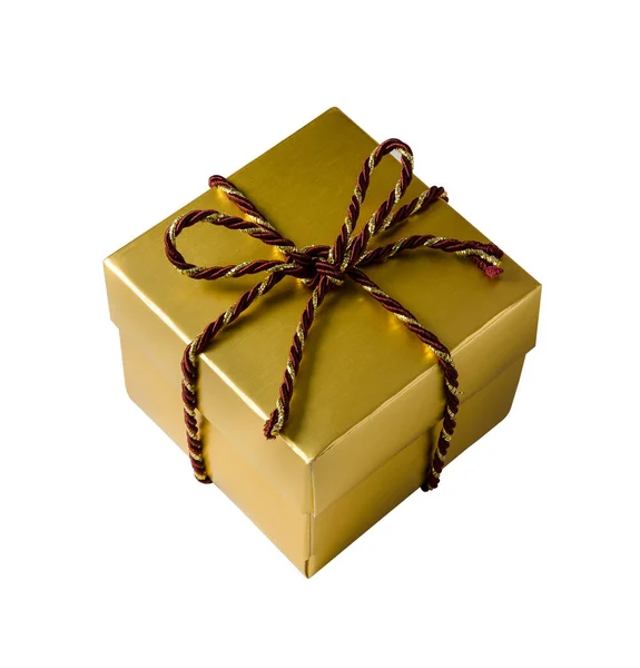 Золота Подарункова Коробка Стрічкою Червоного Золотого Шнура Ізольована Білому Тлі — стокове фото